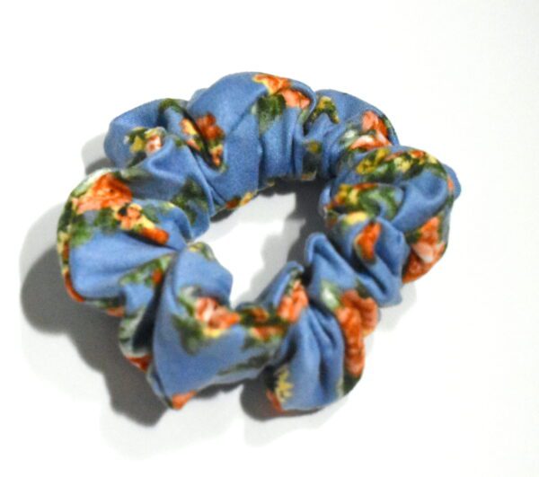 scrunchie blue with orange flower DSC 0186 scaled