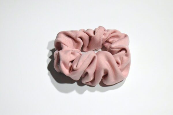 scrunchie light pink DSC 0146 scaled