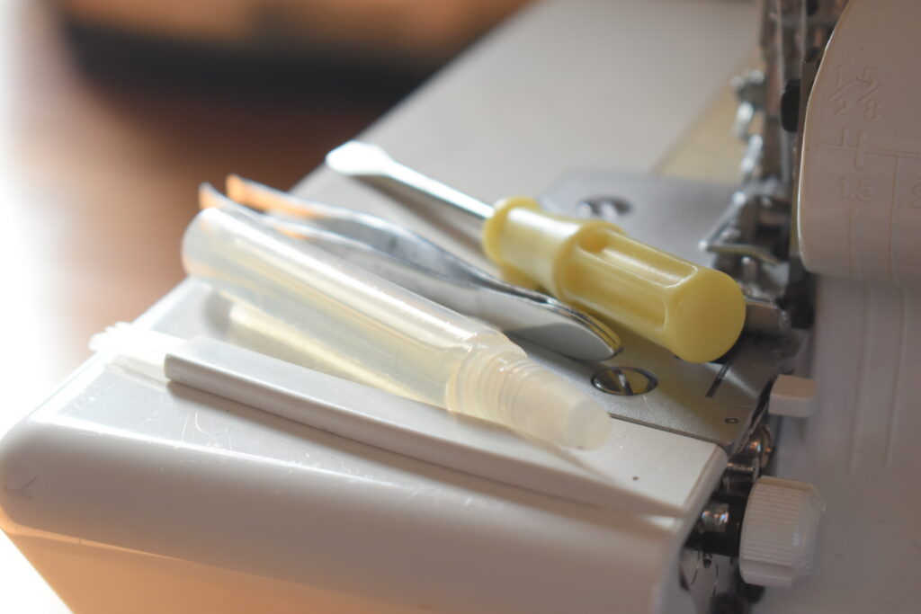 25 Easy Tips For a Budding Seamstress 12 cleaning tools DSC 0430